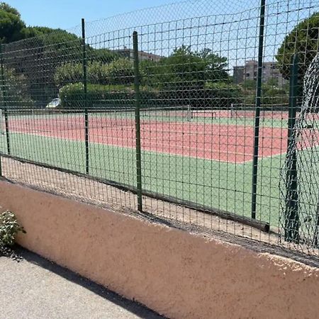 Hypercenter 27 M With Wifi And Shared Pool Apartment Frejus Luaran gambar
