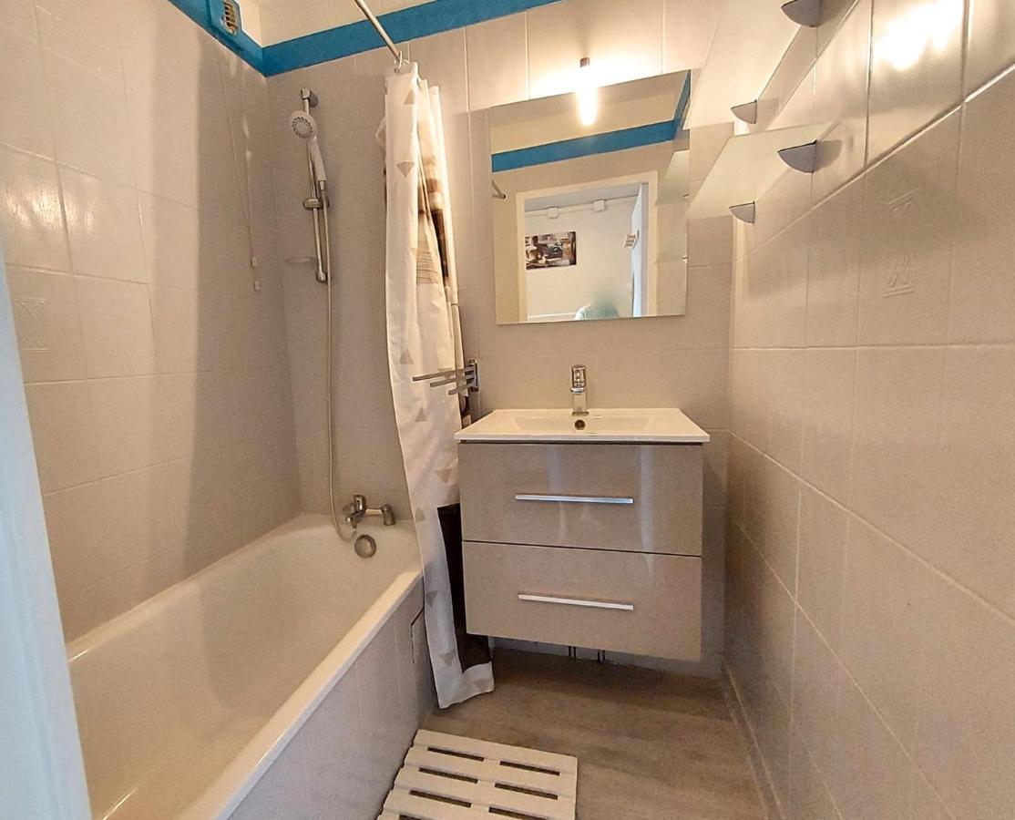 Hypercenter 27 M With Wifi And Shared Pool Apartment Frejus Luaran gambar